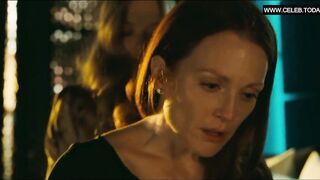 Amanda Seyfried & Julianne Moore