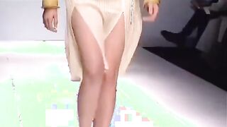 Hot model working the catwalk [gif]