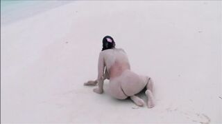 beach day (Gianna Michaels)