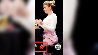 Scarlett Johansson booty bouncing