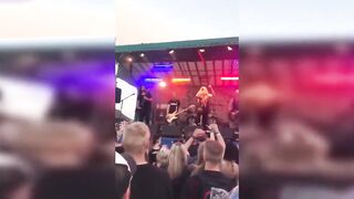 Cock sucking at rock concert