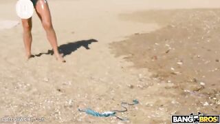 Honey Demon – Public beach fuck [gif] 2