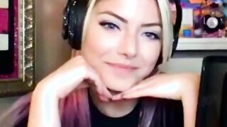 Adorable Alexa Bliss ????