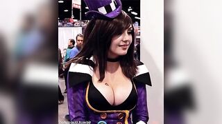 Those tits are begging to get fucked by a dozen cocks. Jessica Nigri needs to be glazed!