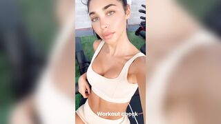 Chantel Jeffries (@chanteljeffries)