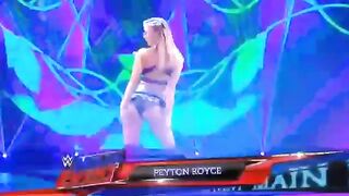 Peyton Royce, holy fuck