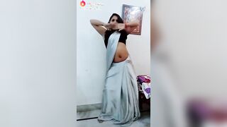 Bold and sexy in saree