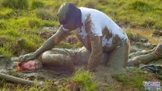 Lara Croft (Cosplay) fucked in mud