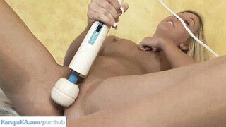 Callie has fun with her Hitachi [age: 20] [Gif]