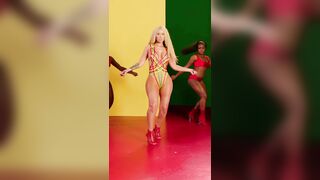 Iggy's jiggle is insane