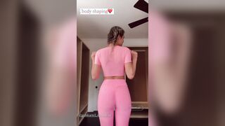 I love Alissa Violet‘s ass. Wish I had one like her