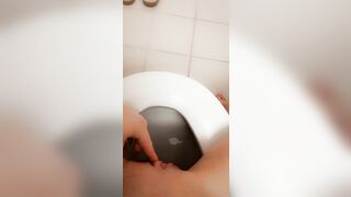 [F] Clit massage after peeing