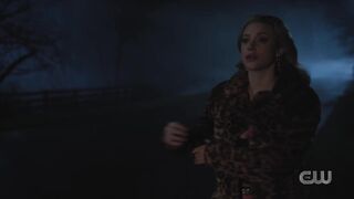 Lili Reinhart trying to find a ride after being banged. She's so fucking hot