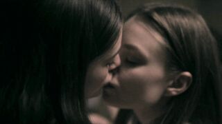 Kristine Froseth & Diana Silvers in Birds of Paradise (2021)