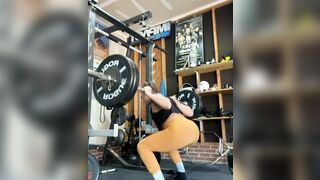 kris statlander working out with her ass in the camera