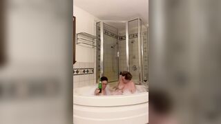 How lesbians take a bath! [f][f]