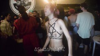 Just bouncing these titties at a rave!