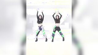 ITZY - Chaeryeong & Yuna