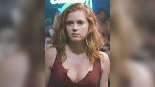 Amy Adams Bartending Plot - The Fighter (2010)