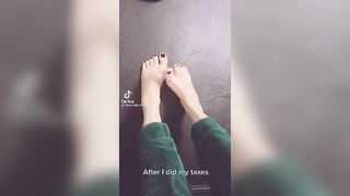 @sheiscraftycalves and her cute black toes!! ????????????????????????????????????????