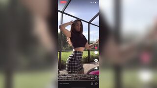 I wanna put my tongue in this Tik Tok girl's butt